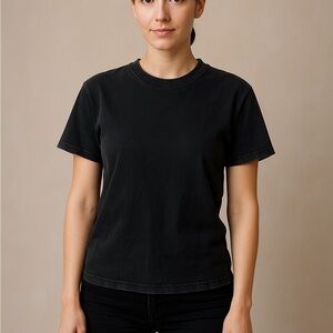 HOLLISTER Black  T-Shirt
Size: M